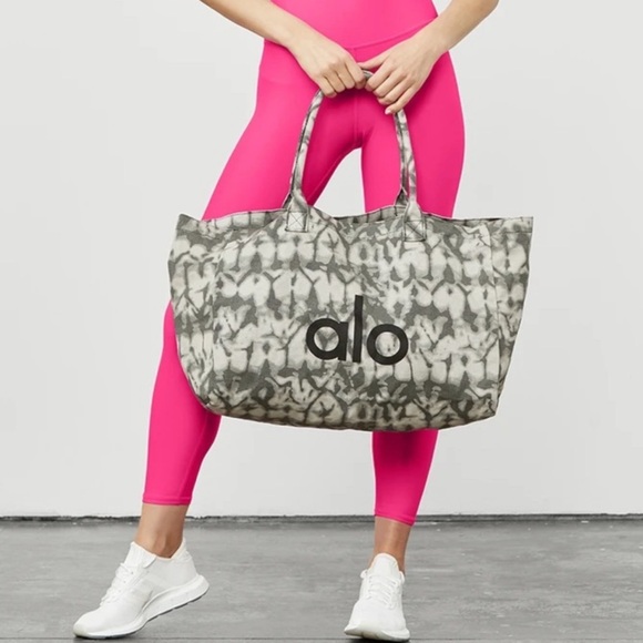 ALO Yoga Gray Tie Dye Canvas Large Carryall Tote Shopper Gym Bag Discontinued - Picture 2 of 6